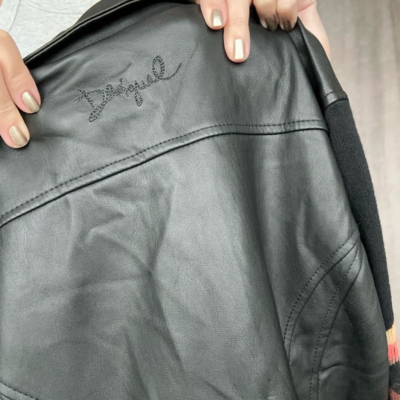 Desigual Black Faux Leather Jacket with Knit Floral Sleeves, Size 36 Small - Picture 7 of 7